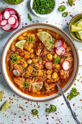  Pozole Rojo! A Hearty Symphony of Spiced Pork and Vibrant Chili Flavors That Will Transport Your Taste Buds to Xalapa